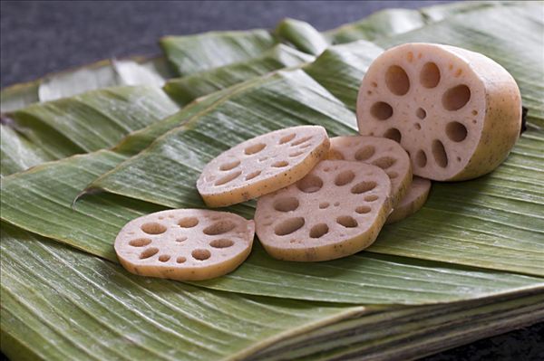 蓮藕里面發(fā)黑能吃嗎？蓮藕發(fā)黑了還能吃嗎？