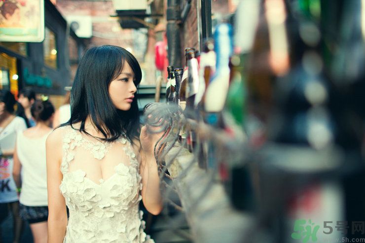 14歲女孩的乳頭有多大？14歲女生乳房正常有多大？