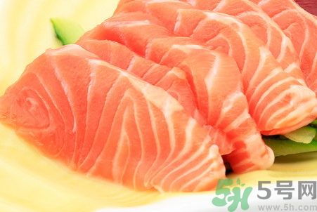 三文魚(yú)可以和海帶一起吃嗎?三文魚(yú)能和海帶同吃嗎?