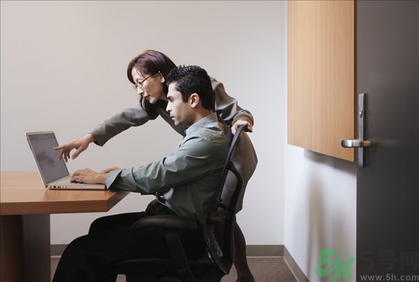 為什么中年人容易出軌？中年人出軌是什么原因？