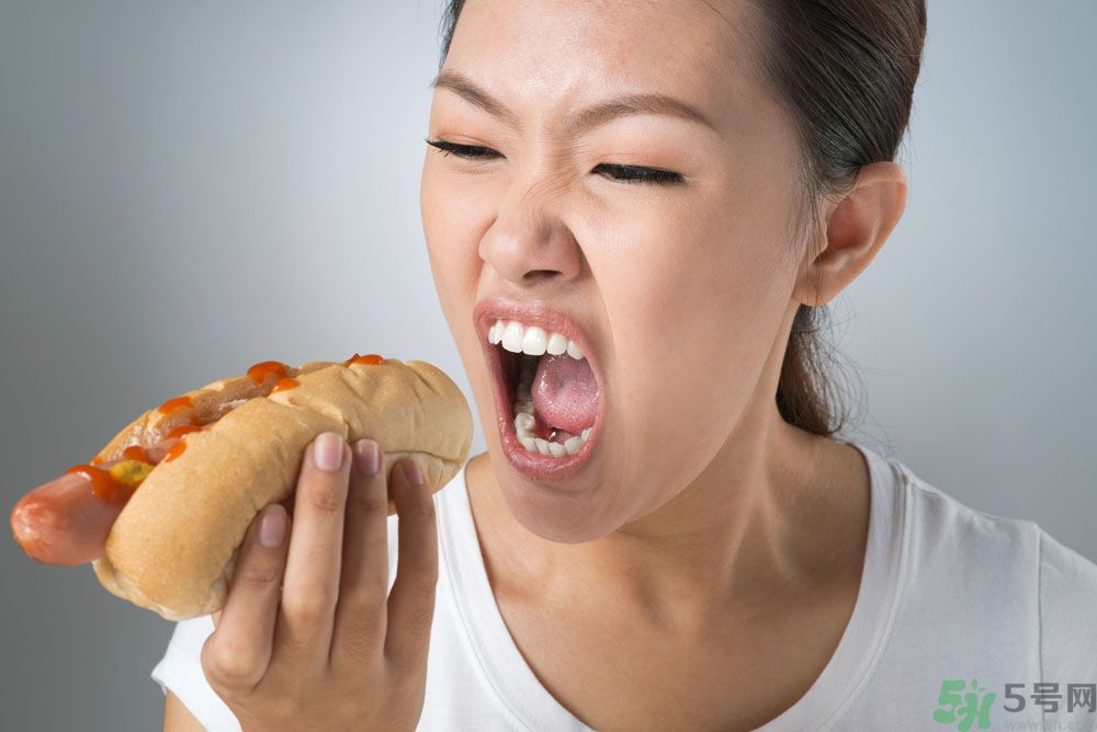 青春期女生吃很多是怎么回事？青春期女生很能吃怎么辦？