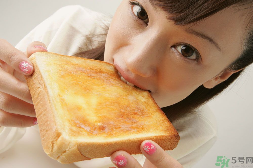 青春期女生吃很多是怎么回事？青春期女生很能吃怎么辦？