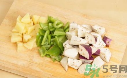 扁豆可以和山藥一起吃嗎?扁豆能和山藥同吃嗎? 扁豆可以和山藥一起吃嗎?扁豆能和山藥同吃嗎?