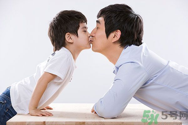 父親節(jié)給爸爸買(mǎi)什么禮物好？父親節(jié)送什么禮物給爸爸？