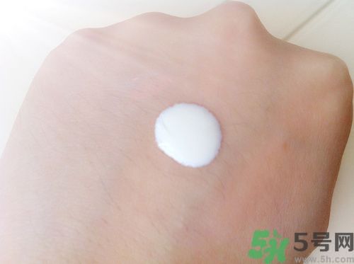 蘇菲娜sofina防曬霜哪款好用？sofina防曬白蕾絲藍(lán)蕾絲區(qū)別