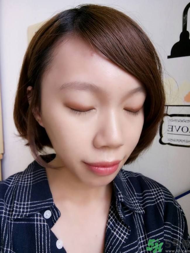 凱朵kate覺醒鉆光閃耀杏仁三色眼影使用方法及畫法步驟