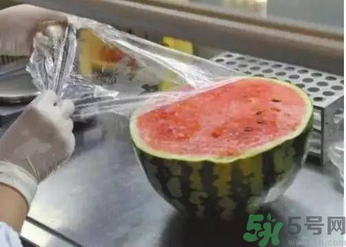 西瓜蓋保鮮膜細(xì)菌增10倍是真的嗎? 西瓜蓋保鮮膜細(xì)菌增10倍是真的嗎?