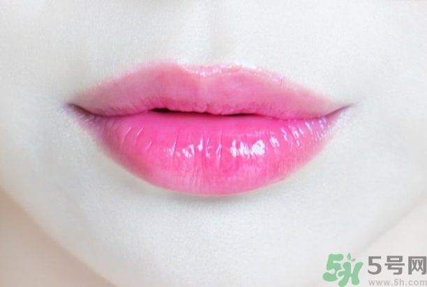 蘭蔻搖搖氣墊唇油有幾種顏色?蘭蔻搖搖氣墊唇油試色圖 蘭蔻搖搖氣墊唇油有幾種顏色?蘭蔻搖搖氣墊唇油試色圖