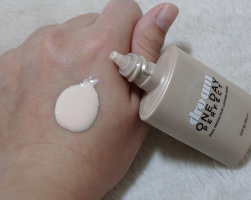 美寶蓮夢幻奇跡控油透潤持妝乳怎么樣？好用嗎？