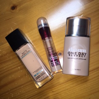 美寶蓮夢幻奇跡控油透潤持妝乳怎么樣？好用嗎？