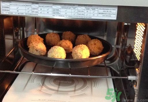 微波爐可以放在冰箱上面嗎?微波爐放在冰箱上好不好? 微波爐可以放在冰箱上面嗎?微波爐放在冰箱上好不好?