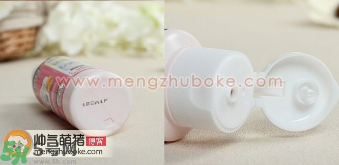 Daiso大創(chuàng)粉撲清洗劑真假辨別圖雙比 Daiso大創(chuàng)粉撲清洗劑真假辨別圖雙比