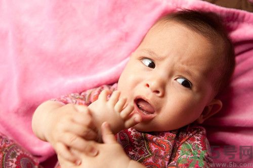 寶寶高燒抽風怎么辦?寶寶高燒抽風的癥狀 寶寶高燒抽風怎么辦?寶寶高燒抽風的癥狀