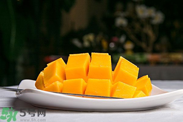 芒果晚上可以吃嗎？晚上吃芒果好嗎？