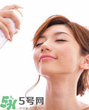 夏天臉油怎么辦？臉油怎么補(bǔ)妝？