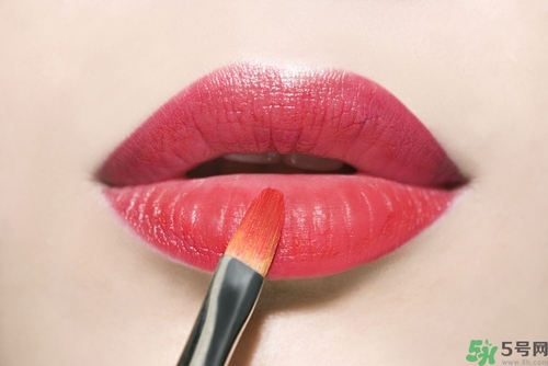 口紅能吃掉嗎？吃掉會怎么樣呢？