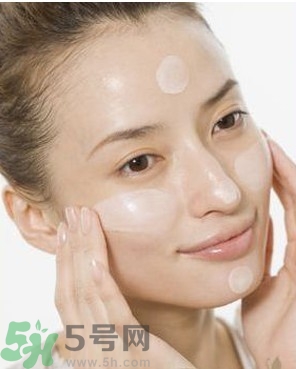 整天對著電腦，怎么減少對皮膚的傷害？