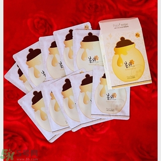 春雨黑面膜能天天用嗎？春雨黑蜂蜜面膜掉色精華液是黑色嗎？