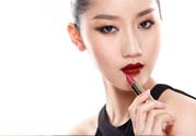 唇色深的人適合什么顏色的口紅？如何挑選口紅的顏色？