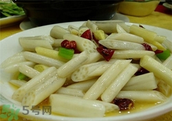 藕帶是什么?藕帶是沒(méi)有長(zhǎng)大的藕?jiǎn)?