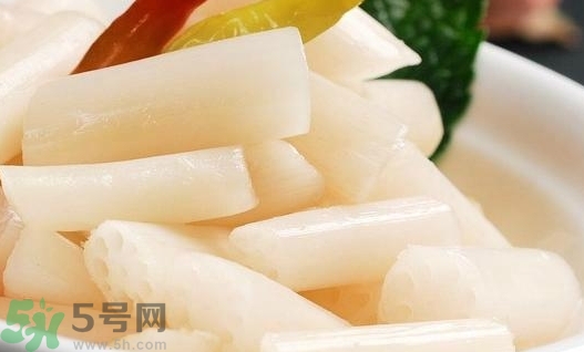 藕帶是什么?藕帶是沒(méi)有長(zhǎng)大的藕?jiǎn)?