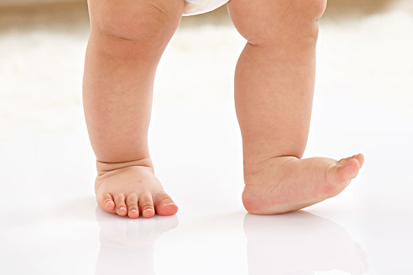 寶寶腳脫皮怎么辦？寶寶腳脫皮如何治療？