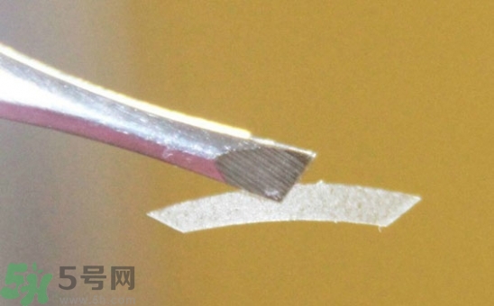 單眼皮怎么變雙眼皮了？單眼皮上面有一條線