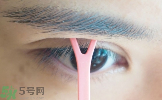 單眼皮怎么變雙眼皮了？單眼皮上面有一條線