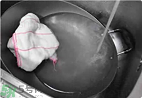 鑄鐵炒鍋好嗎?鑄鐵炒鍋第一次怎么用 鑄鐵炒鍋好嗎?鑄鐵炒鍋第一次怎么用