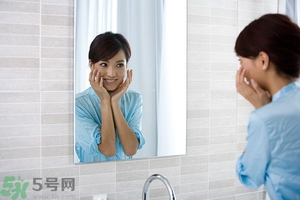 用洗面奶會(huì)長痘痘嗎？洗面奶的使用步驟？