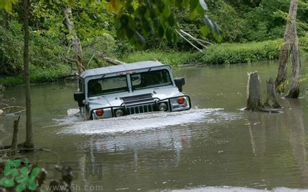 汽車排氣管進(jìn)水了會(huì)怎么樣?汽車排氣管進(jìn)水要緊嗎 汽車排氣管進(jìn)水了會(huì)怎么樣?汽車排氣管進(jìn)水要緊嗎