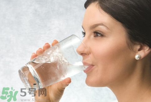 隔夜的開(kāi)水有什么危害?隔夜的開(kāi)水有什么壞處?