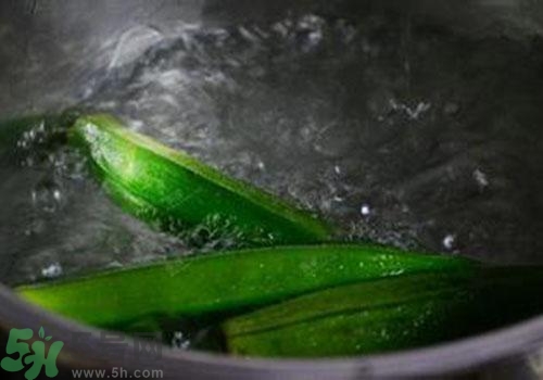 秋葵要焯水嗎？秋葵焯水好嗎？