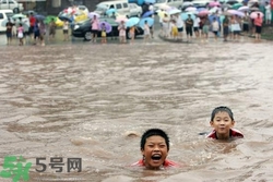 游泳喝到污水了怎么辦？游泳喝到臟水了會怎樣？