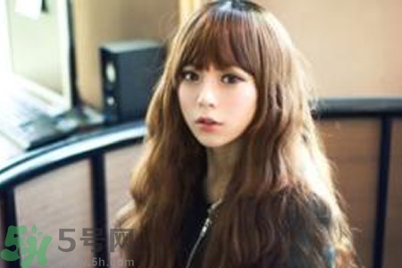 燙發(fā)和染發(fā)一起做好嗎？燙發(fā)和染發(fā)要分開做嗎？