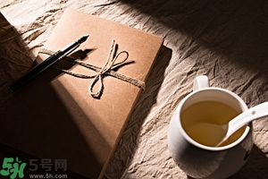 蜂蜜水隔夜還能喝嗎？蜂蜜水第二天還能喝嗎？