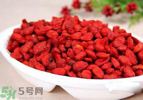 枸杞放久了變濕了可以吃嗎？枸杞放久了變黏了可以吃嗎？