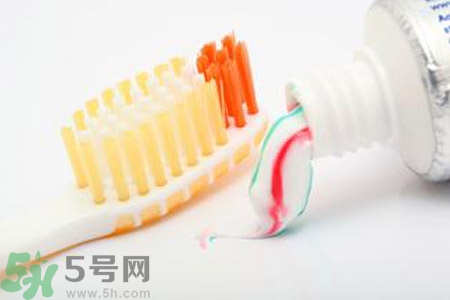牙膏含氟好不好？牙膏含氟好還是不含氟好？