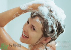 夏天一天洗幾次澡比較好？夏天一天洗幾次澡比較養(yǎng)生？