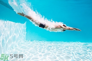 浮潛是什么意思？深潛和浮潛有什么區(qū)別？?