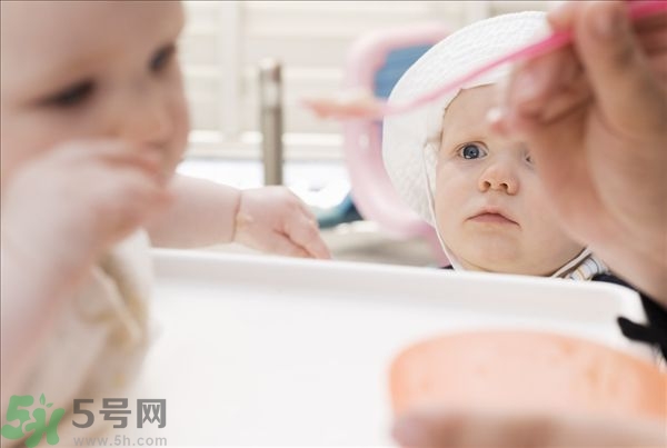 ?皰疹性咽峽炎有什么癥狀？寶寶?皰疹性咽峽炎癥狀