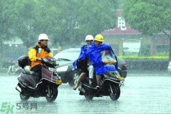 電動車可以淋雨嗎?電動車淋雨會壞嗎 電動車可以淋雨嗎?電動車淋雨會壞嗎