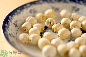 蓮子心泡水喝能去火嗎？蓮子心泡水喝有什么好處？