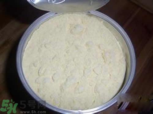 奶粉結(jié)塊是怎么回事？奶粉結(jié)塊可以吃嗎？
