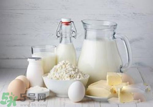 感冒可以喝羊奶嗎？喝羊奶可以治感冒嗎？