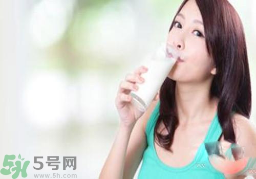 感冒可以喝羊奶嗎？喝羊奶可以治感冒嗎？