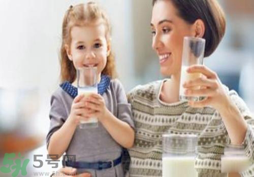 寶寶可以喝羊奶嗎？寶寶多大可以喝羊奶？