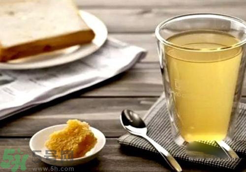 一天喝多少蜂蜜水合適？怎么正確喝蜂蜜水？