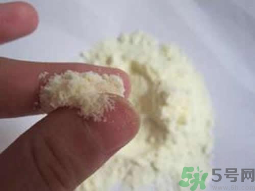 怎么判斷奶粉有沒(méi)有變質(zhì)？判斷奶粉變質(zhì)的方法