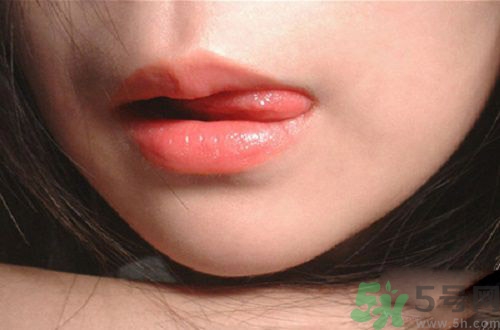 夏季嘴唇干燥怎么辦？夏季嘴唇解決方法